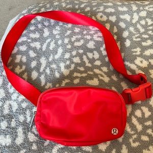 Lululemon belt bag (old model)